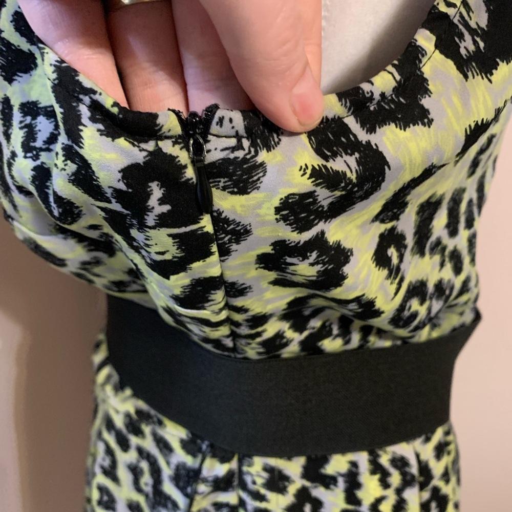 Línea Domani size 8 Midi Dress with Belt flirty fun spring feminine - Picture 5 of 9